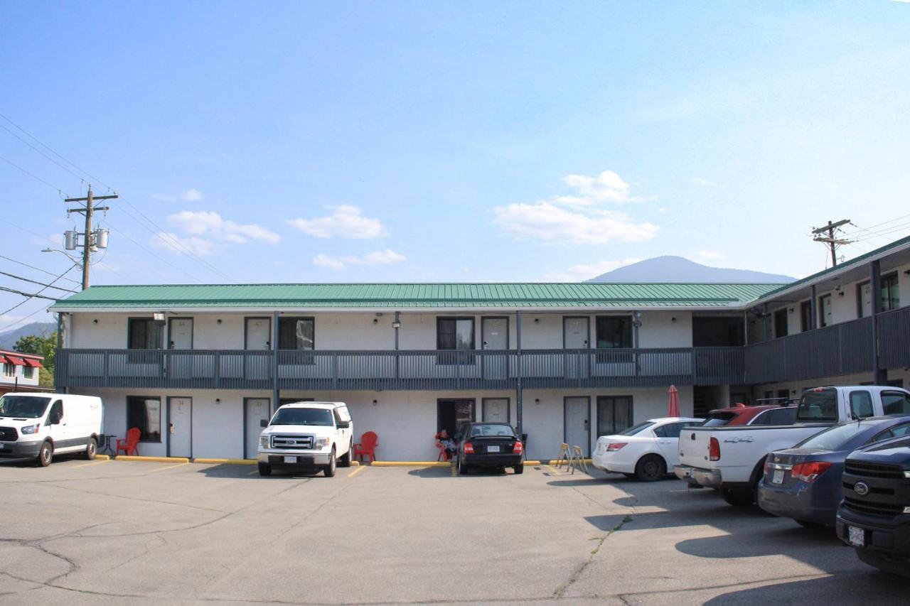 Granby River & Suites 5*